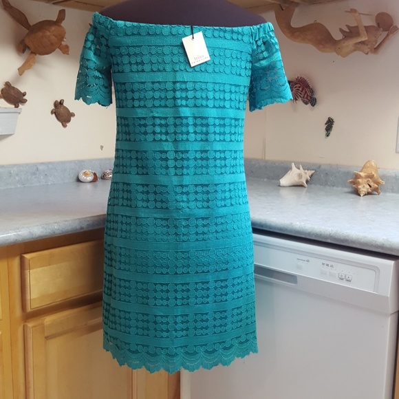 NWT Trina Turk Lace Off Shoulder Shift Dress  XS - Picture 3 of 8